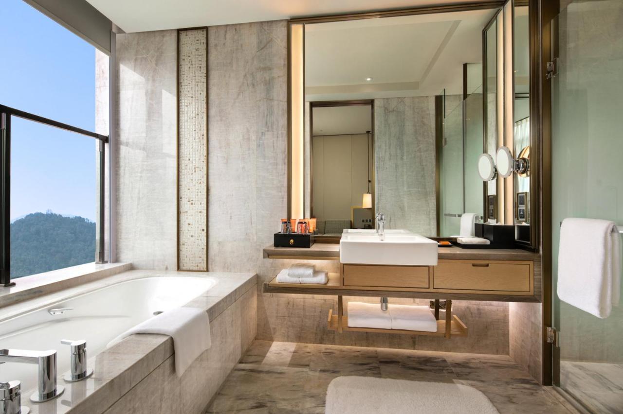 Crowne Plaza Xiangxi 호텔 펑황 외부 사진